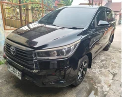 Innova Reborn hitam